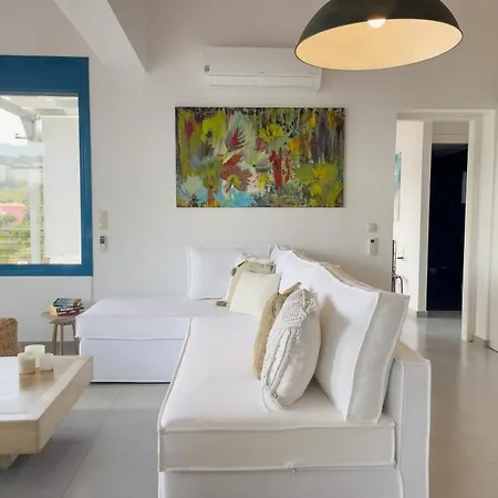 Zidanos Luxurious Sea Front Villa *