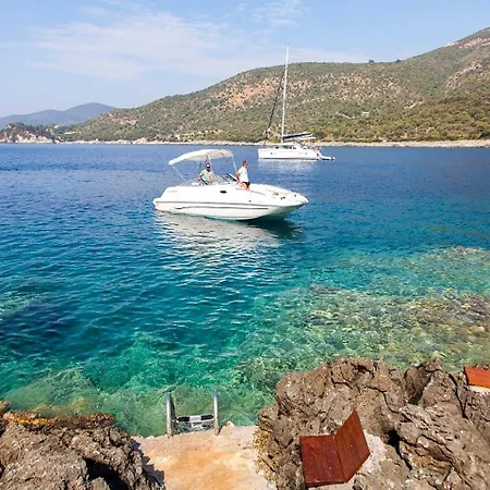 Zidanos Luxurious Sea Front *